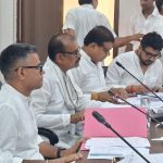 पथ निर्माण एवं ग्रामीण कार्य विभाग के लंबित एवं नए विकास कार्यों की हुई विस्तृत समीक्षा::- विधायक माधव आनंद 