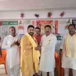 भाजपा जिलाध्यक्ष ने युवा समाजसेवी राघव विकास सिंह का किया स्वागत 